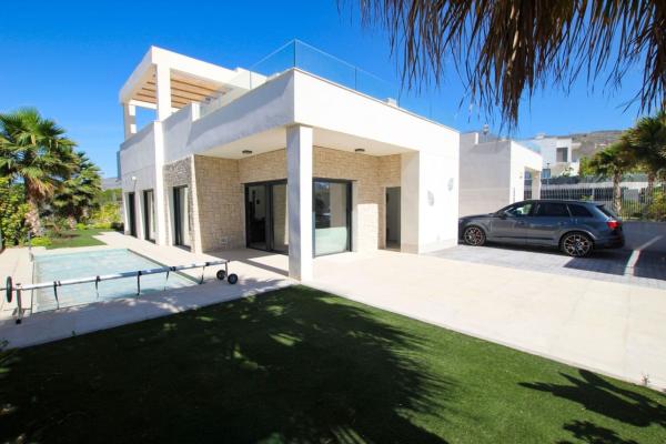 Частный шале на продаже в  Casa o chalet en Golf Bahía, Finestrat, Финестрат photo 1