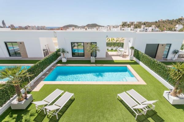 Chalet pareado en Calle Córdoba, Balcón de Finestrat-Terra Marina, Finestrat thumbnail 2