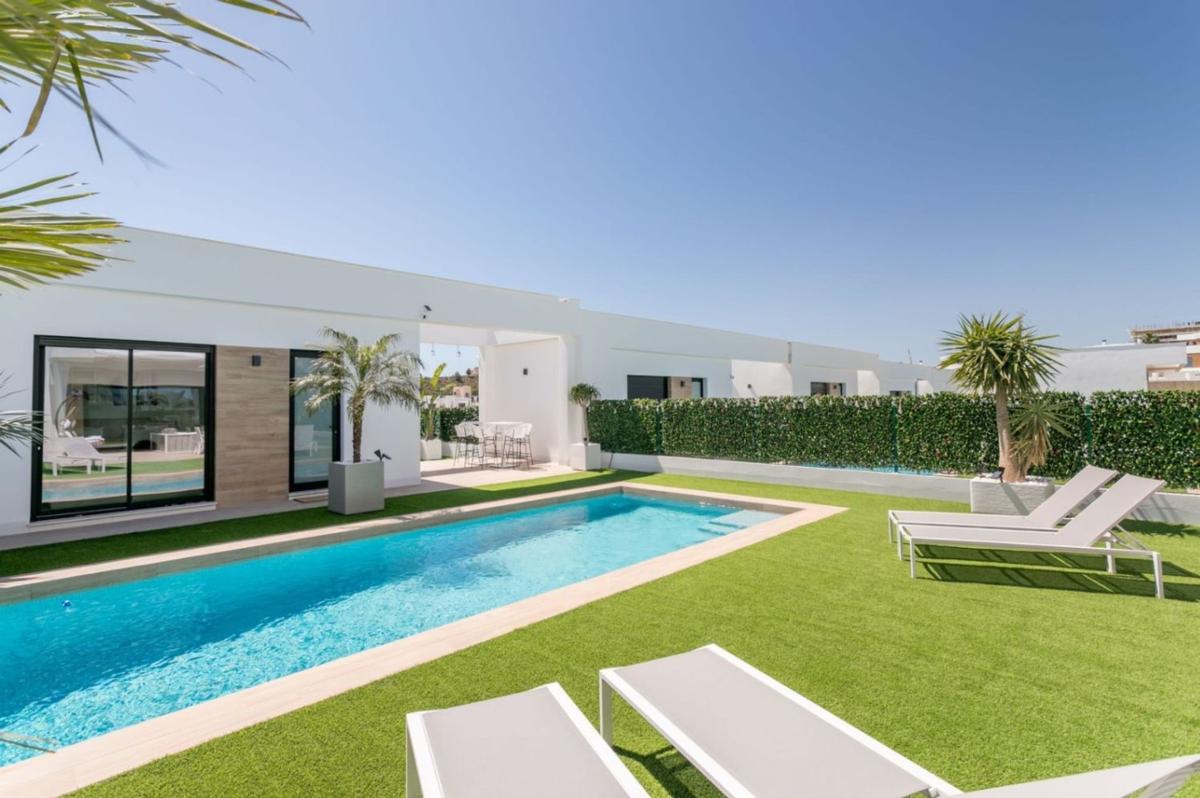 Venta de chalet independiente en Chalet pareado en Calle Córdoba, Balcón de Finestrat-Terra Marina, Finestrat, Finestrat
 photo 5