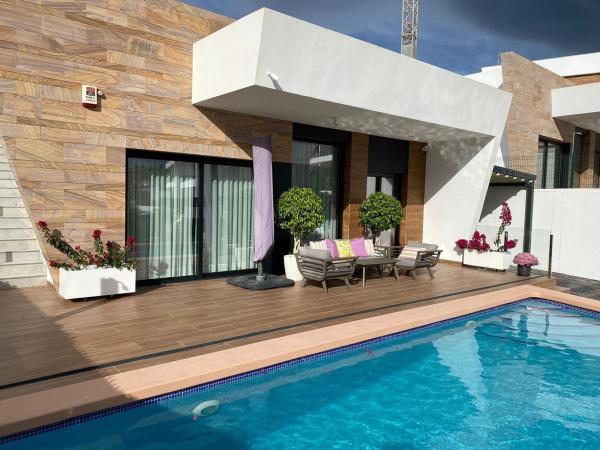 Independent chalet for sale in Casa o chalet en Finestrat Pueblo, Finestrat, Finestrat
photo 1