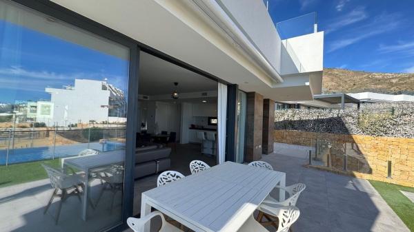 Casa o chalet independiente en Calle de Paraguai, Balcón de Finestrat-Terra Marina, Finestrat thumbnail 1