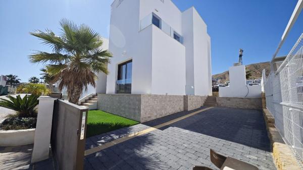 Casa o chalet independiente en Calle Segovia, Balcón de Finestrat-Terra Marina, Finestrat photo 1
