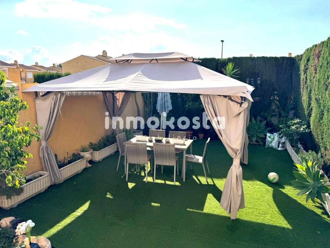 Sale of townhouse in Chalet adosado en Calle Amsterdam, Colonia Escandinavia-Cautivador, Alfaz del Pi , Alfaz del Pi photo 2