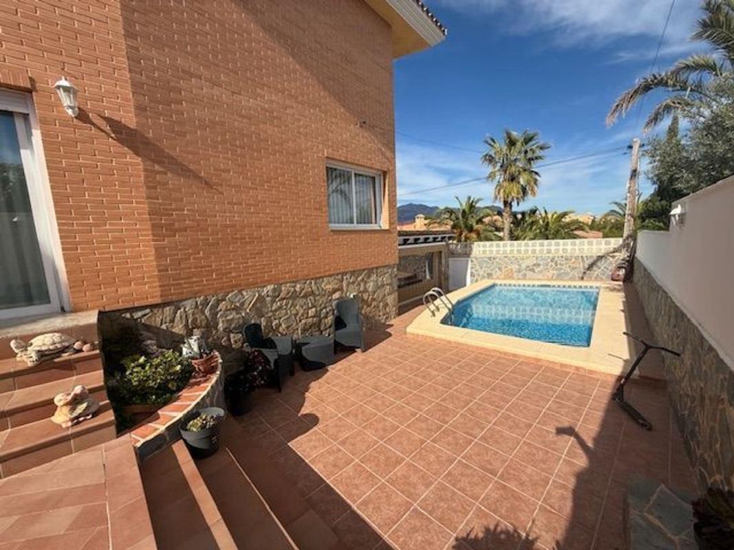 Sale of independent chalet in Chalet pareado en Calle Turmalina, Colonia Escandinavia-Cautivador, Alfaz del Pi, Alfaz del Pi
photo 2