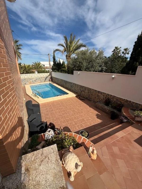Sale of independent chalet in Chalet pareado en Calle Turmalina, Colonia Escandinavia-Cautivador, Alfaz del Pi, Alfaz del Pi
photo 4