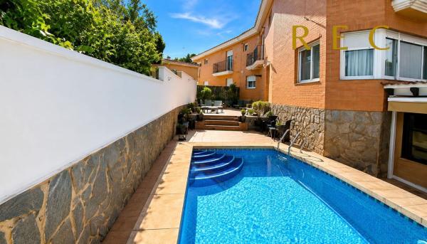 Chalet pareado en Alfaz del Pi Pueblo-Urbanizaciones, Alfaz del Pi thumbnail 1