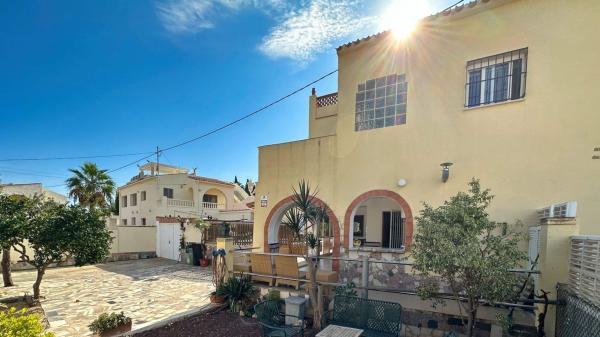 Chalet adosado en L'Albir, Alfaz del Pi thumbnail 2