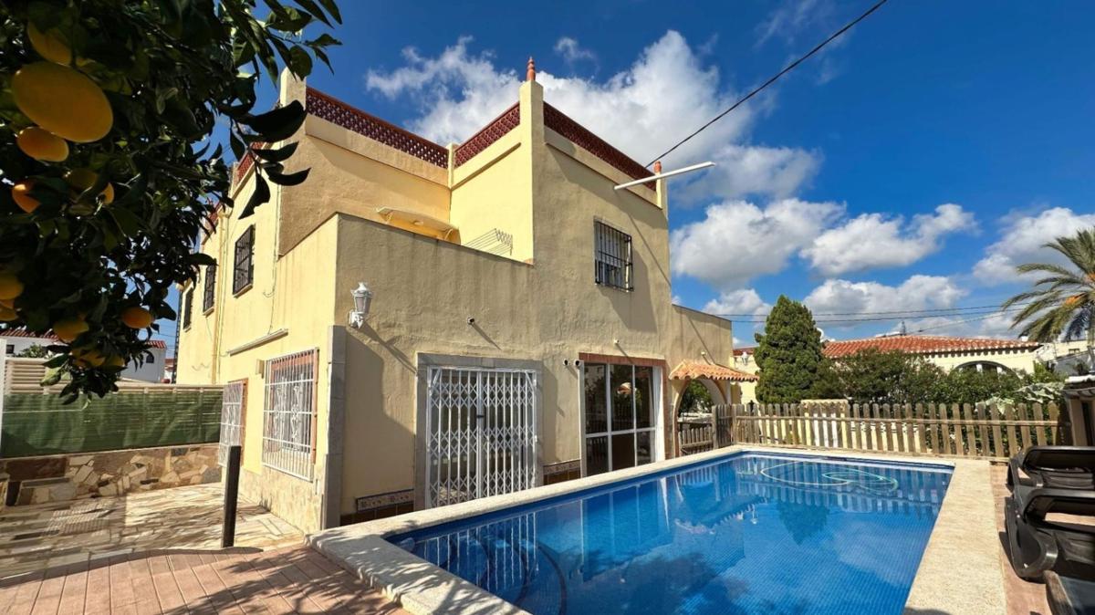 Venta de chalet adosado en Chalet adosado en L'Albir, Alfaz del Pi , Alfaz del Pi photo 5