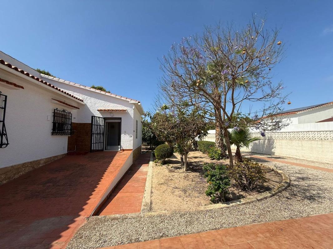 Properties for sale and rent in Spain photo 5