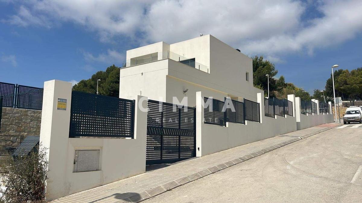 Properties for sale and rent in Spain photo 2