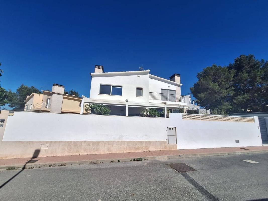 Sprzedaż niezależnego domku jednorodzinnego w Chalet pareado en Calle Turquesa, 32, Colonia Escandinavia-Cautivador, Alfaz del Pi, Alfaz del Pi photo 3