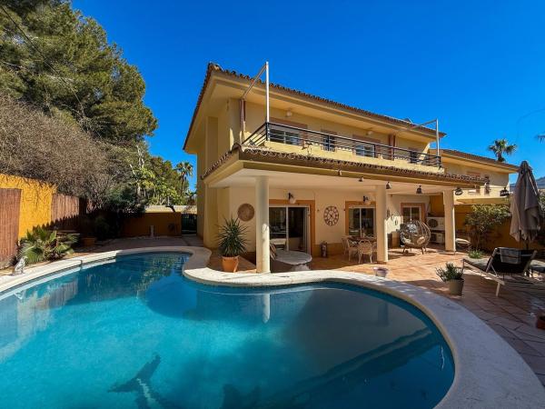 Chalet wolnostojący na sprzedaż w Casa o chalet en L'Albir, Alfaz del Pi, Alfaz del Pi photo 1