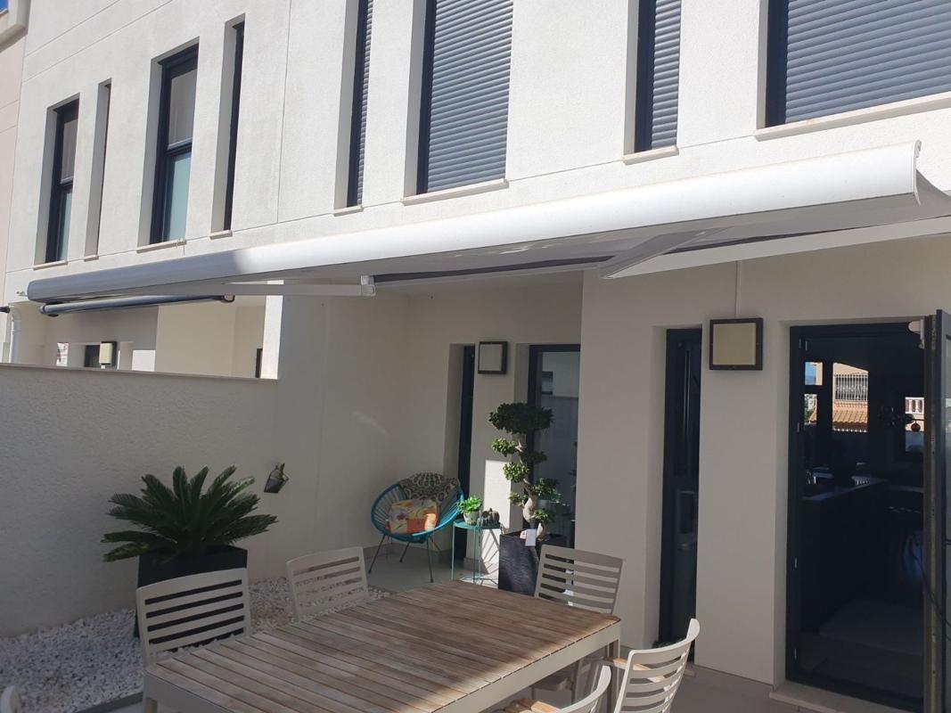 Продажа таунхауса в  Chalet adosado en Calle Orió, L'Albir, Alfaz del Pi , Алфаз дель Пи photo 3