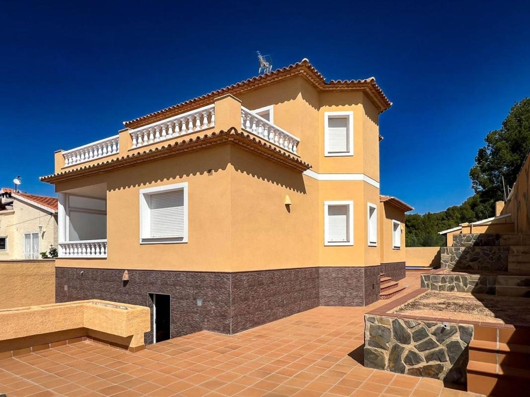 Properties for sale and rent in Spain photo 2