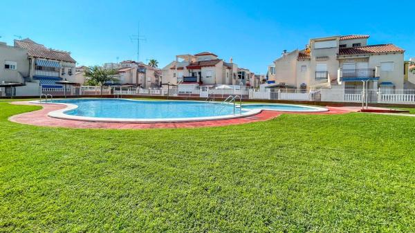 Sprzedaż mieszkania w Piso en Playa Flamenca, Orihuela, Orihuela
 photo 1