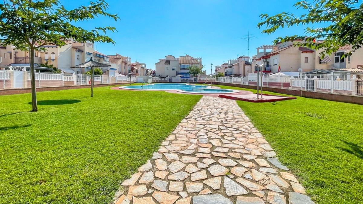 Sprzedaż mieszkania w Piso en Playa Flamenca, Orihuela, Orihuela
photo 4