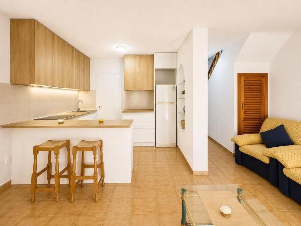 Chalet adosado en Calle Jazmines, 31, Playa Flamenca, Orihuela photo 1