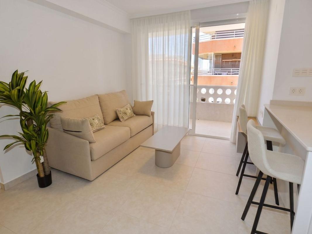 Venta de piso en Piso en Calle Alta, Gaspar Perrelló, Torrevieja, Torrevieja
photo 4