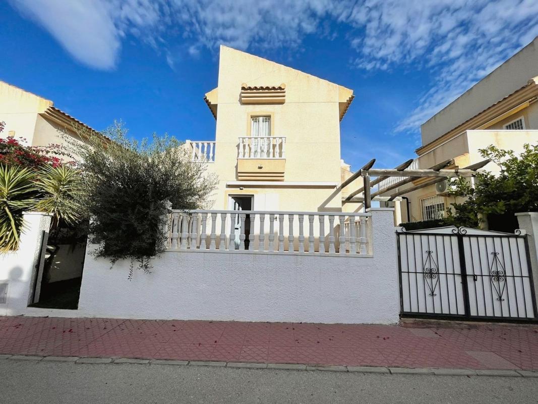 Propiedades en venta y alquiler en España photo 1