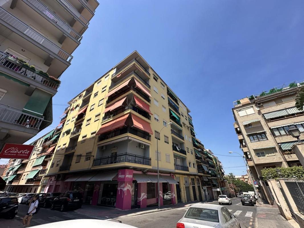 Продажа квартиры на Piso en Calle Aureliano Ibarra, Altozano, Alicante / Alacant, Аликанте / Алакант
photo 1