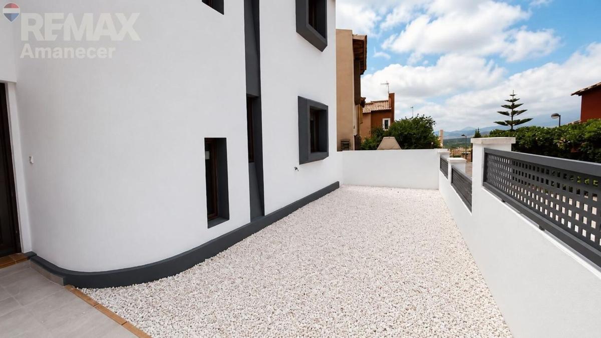 Properties for sale and rent in Spain photo 2