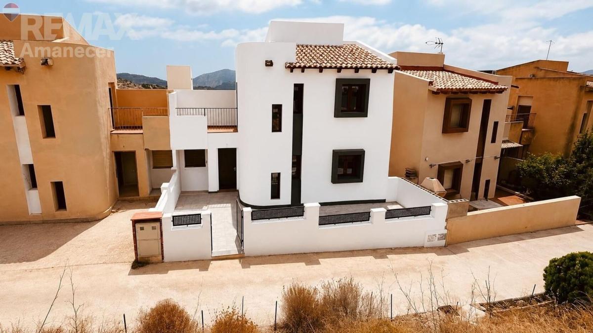 Properties for sale and rent in Spain photo 5