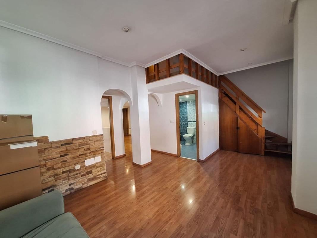 Продажа квартиры на Piso en Calle del General Aldave, Carolinas Bajas, Alicante / Alacant, Аликанте / Алакант
photo 2