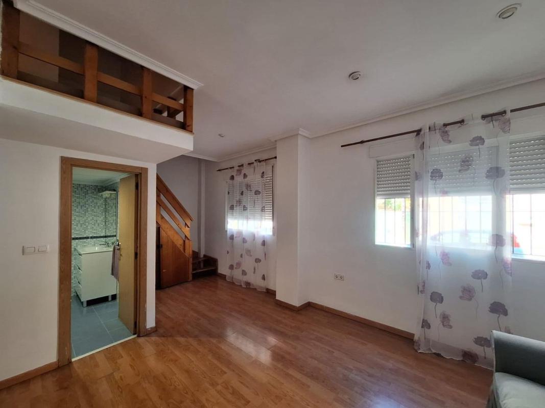 Продажа квартиры на Piso en Calle del General Aldave, Carolinas Bajas, Alicante / Alacant, Аликанте / Алакант
photo 3