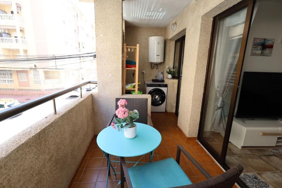 Venta de piso en Piso en Calle Villa Madrid, 31, Puerto Deportivo, Torrevieja, Torrevieja
photo 3
