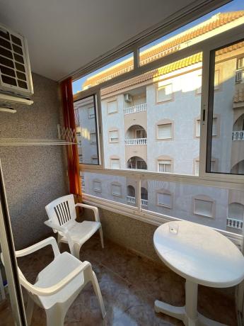 Sprzedaż mieszkania w Piso en Calle Moriones, 51, Antonio Machado, Torrevieja, Torrevieja
 photo 2