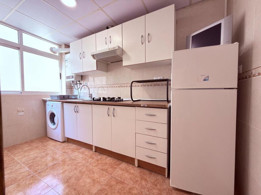 Venta de piso en Piso en Calle Abad Fernández Helguera, Colonia Requena - Virgen del Carmen, Alicante / Alacant, Alicante / Alacant
photo 3