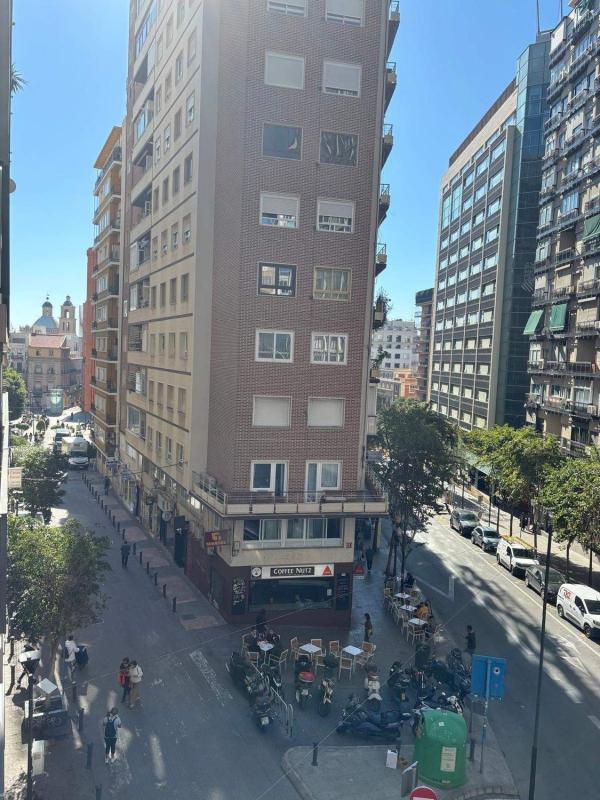 Sprzedaż mieszkania w Piso en Calle Díaz Moreu, Casco Histórico-Santa Cruz, Alicante / Alacant, Alicante / Alacant
photo 2
