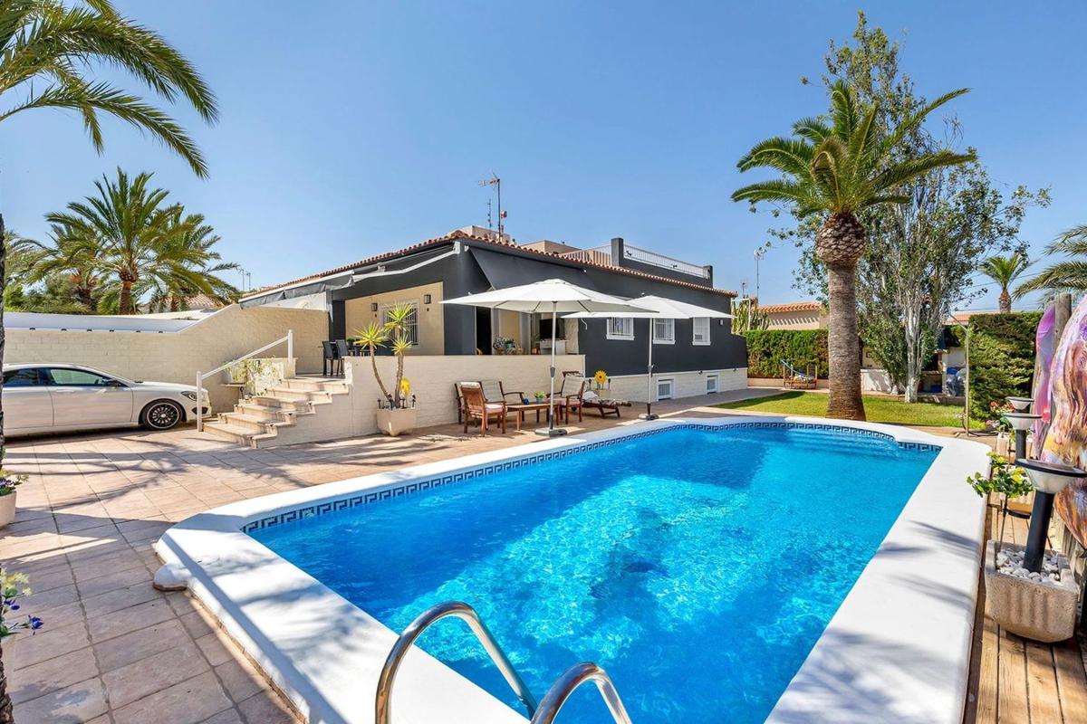 Properties for sale and rent in Spain photo 1