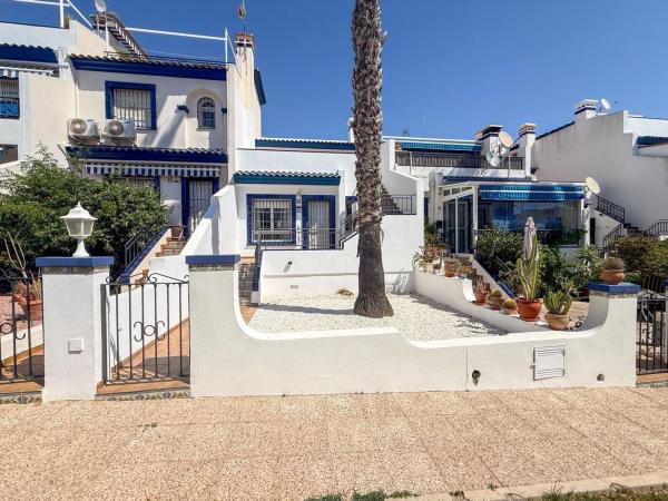Chalet adosado en Calle Canal de La Mancha, 50, Villamartín, Orihuela photo 1