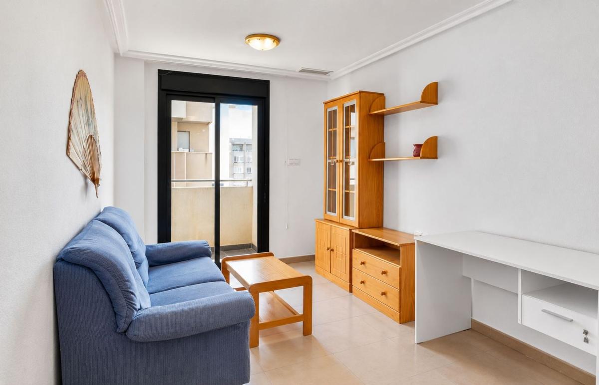 Sale of apartment in Piso en Calle Apolo, 61, Centro - Muelle Pesquero, Torrevieja, Torrevieja
 photo 3