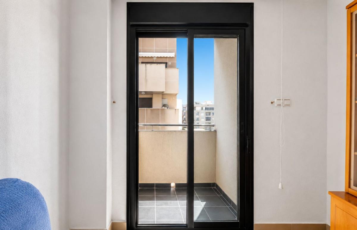 Sale of apartment in Piso en Calle Apolo, 61, Centro - Muelle Pesquero, Torrevieja, Torrevieja
 photo 5