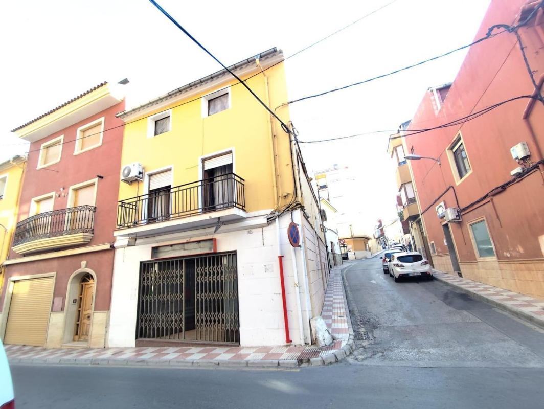 Propiedades en venta y alquiler en España photo 2