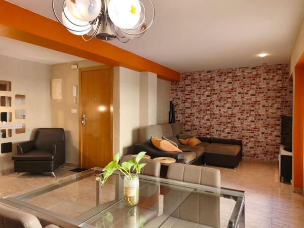 Продажа квартиры на Piso en Barri Santa Rosa, Alcoy / Alcoi, Алкой
photo 1