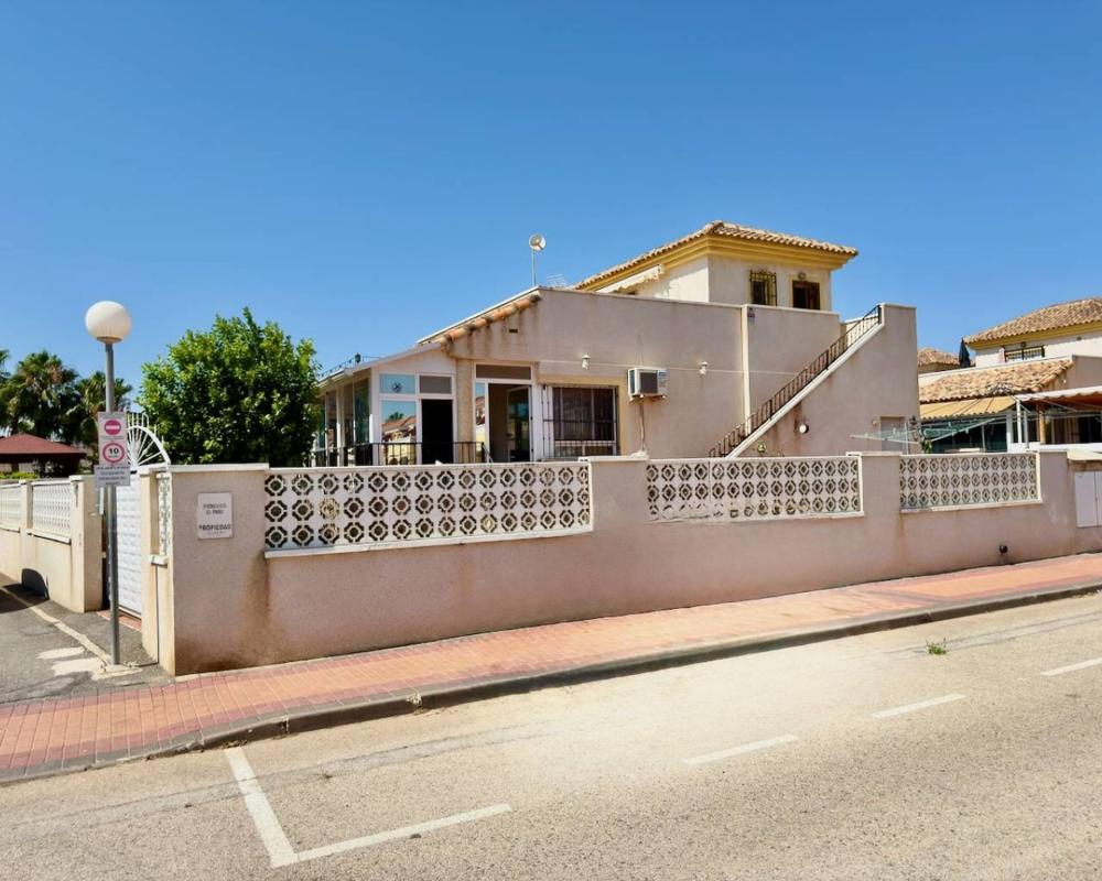 Продажа отдельного шале в Casa o chalet en Algorfa, Алгорфа photo 1