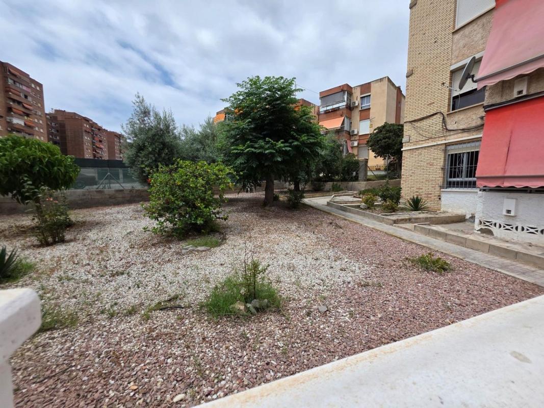 Venta de piso en Piso en Calle Cronista Vicente Martínez Morellá, Juan XXIII, Alicante / Alacant, Alicante / Alacant
photo 3