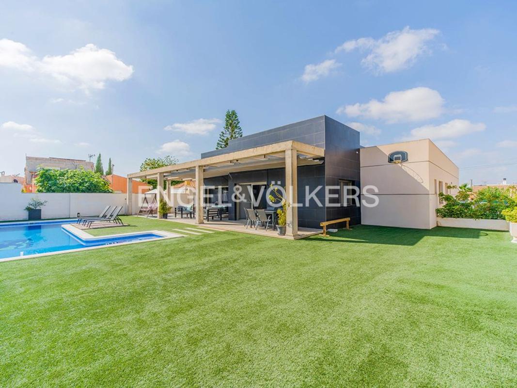 Propiedades en venta y alquiler en España photo 4