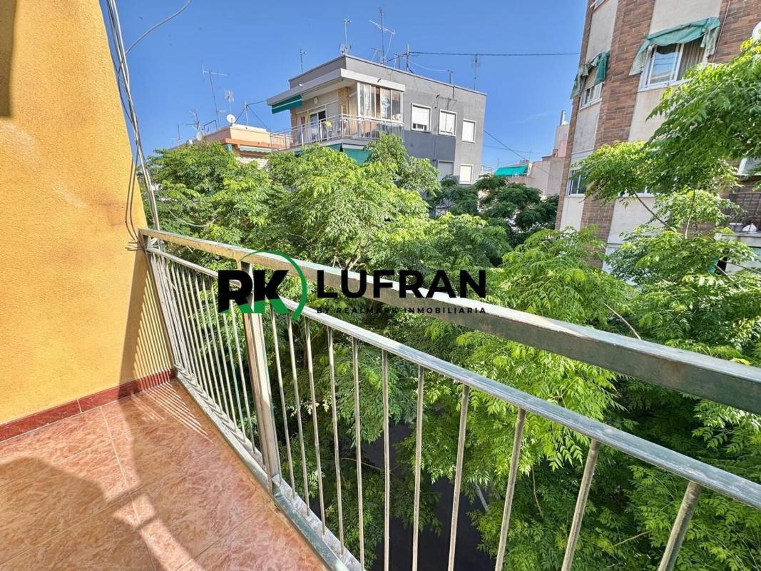 Продажа квартиры на Piso en Carolinas Bajas, Alicante / Alacant, Аликанте / Алакант
photo 2