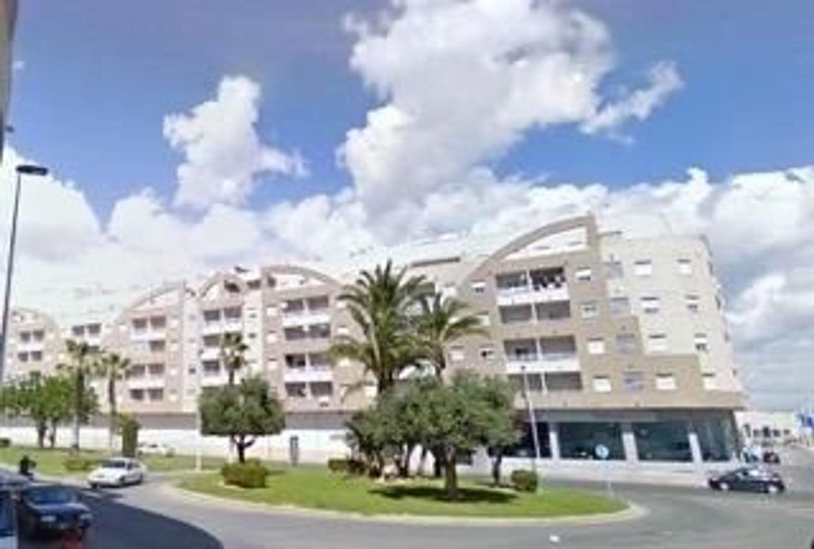 Venta de piso en Piso en Parque Acuático - Sector 25, Torrevieja, Torrevieja
photo 1