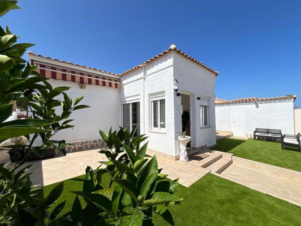Casa o chalet independiente en Calle Capricornio, La Florida, Orihuela photo 1