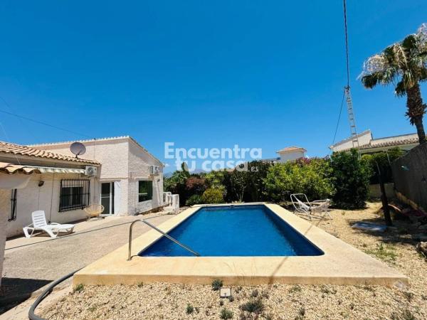 Частный шале на продаже в  Casa o chalet en Calle de Bergen, L'Albir, Alfaz del Pi, Алфаз дель Пи photo 1