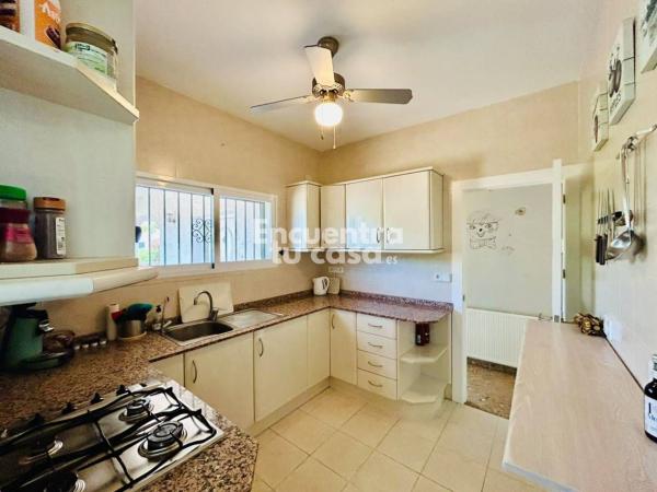 Частный шале на продаже в  Casa o chalet en Calle de Bergen, L'Albir, Alfaz del Pi, Алфаз дель Пи photo 4
