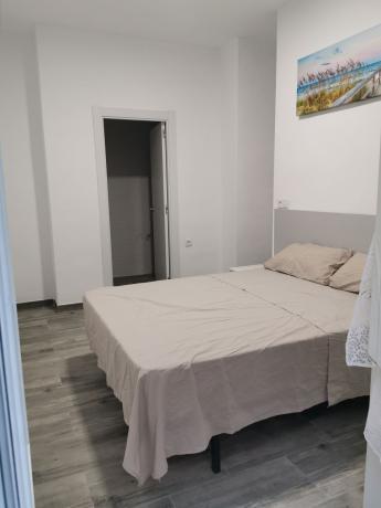 Venta de piso en Piso en Calle de Garcia Gutierrez, 30, Carolinas Bajas, Alicante / Alacant, Alicante / Alacant
photo 1