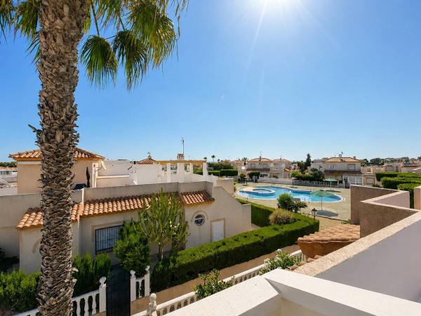 Chalet adosado en Calle Peña De Francia, 51, Los Balcones - Los Altos del Edén, Torrevieja photo 4