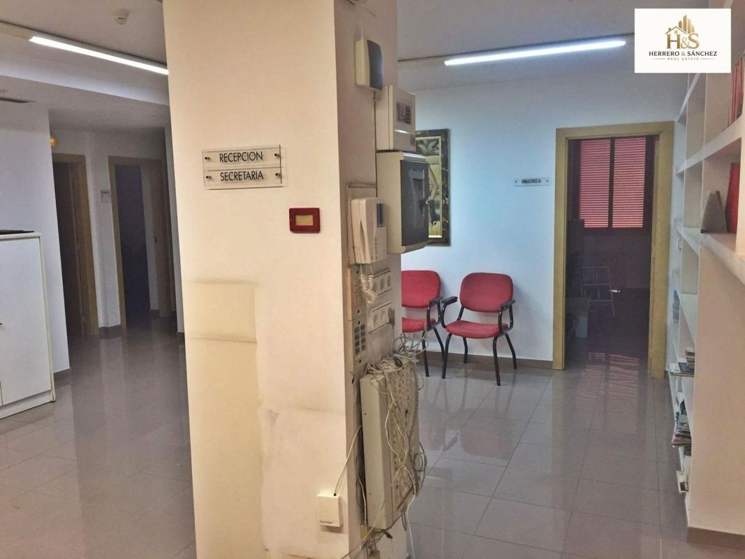 Продажа квартиры на Piso en Rambla de Méndez Núñez, Casco Histórico-Santa Cruz, Alicante / Alacant, Аликанте / Алакант
 photo 3