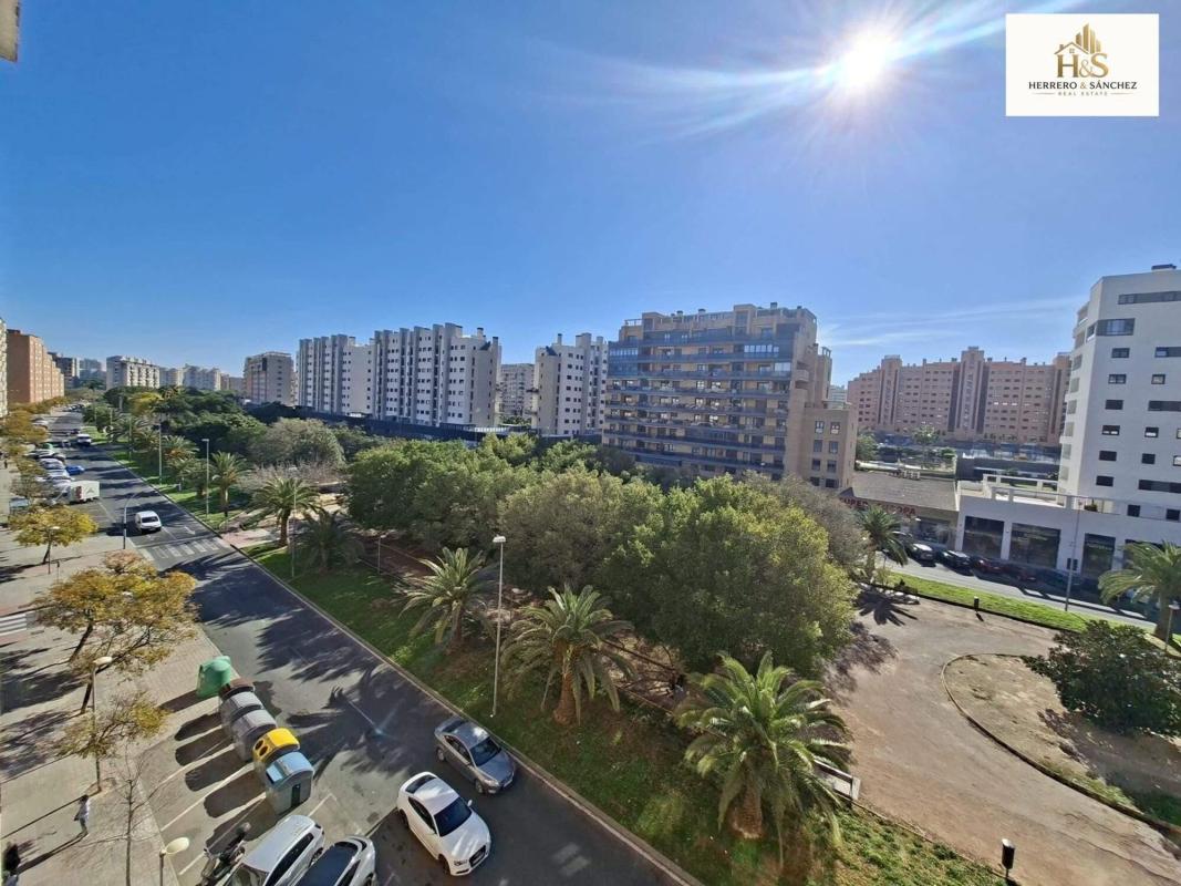 Sprzedaż mieszkania w Piso en Playa de San Juan, Alicante / Alacant, Alicante / Alacant
photo 1
